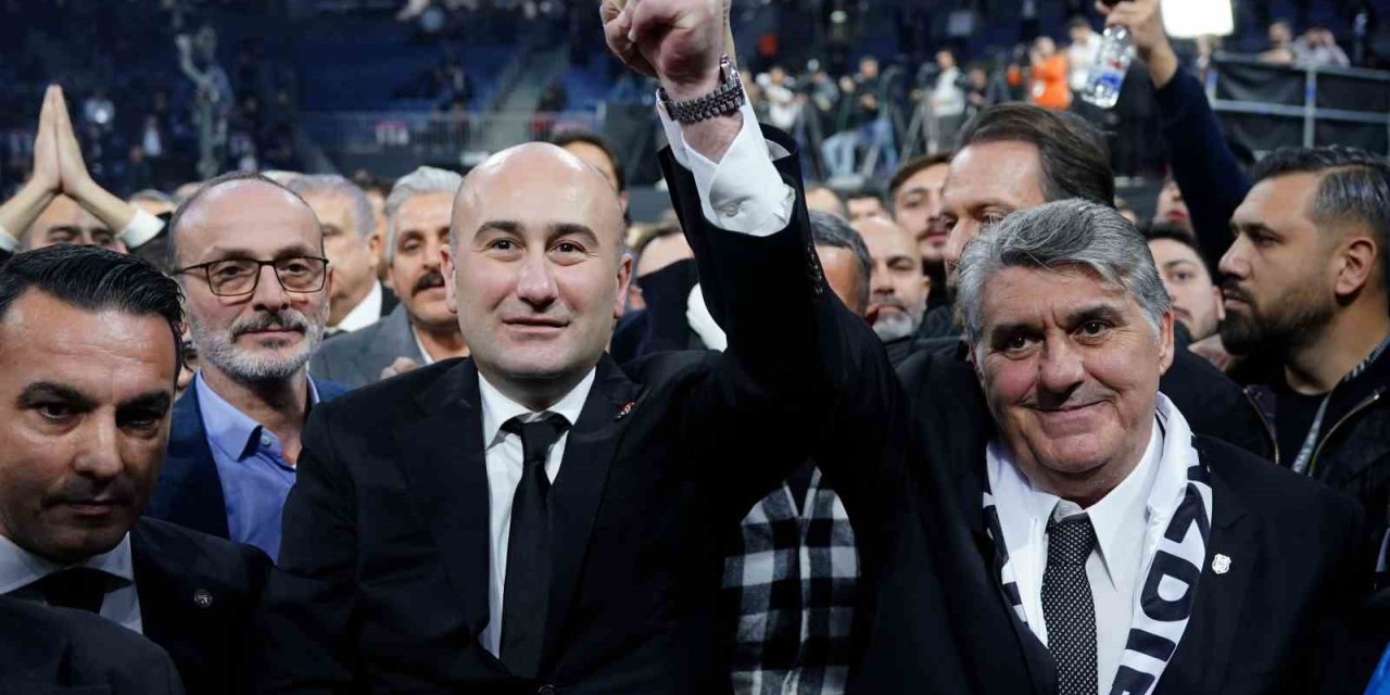 BEŞİKTAŞ’TA BAŞKAN ADAYLARI SERDAL ADALI VE HÜSEYİN YÜCEL KUCAKLAŞTI