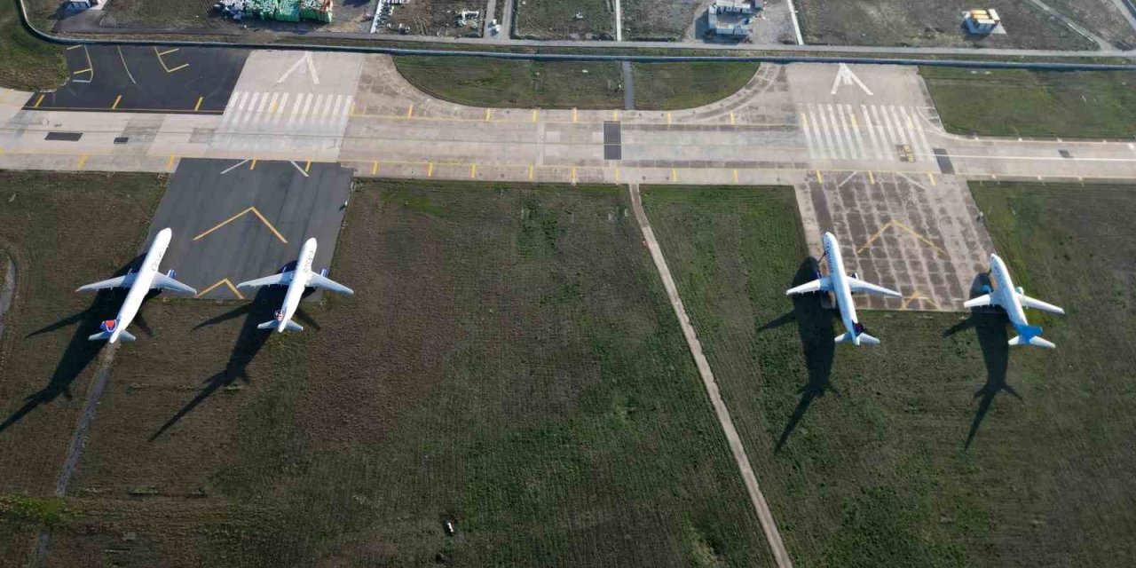 ATATÜRK HAVALİMANI’NDA PİSTLERİN KALAN KISMI UÇAK PARKI OLDU