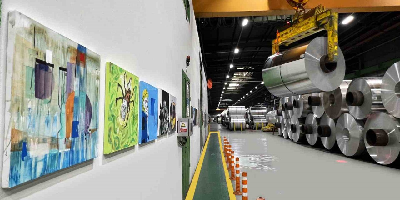 ASSAN ALÜMİNYUM GENÇ SANATÇILARIN ESERLERİNİ ÜRETİM TESİSLERİNE TAŞIDI