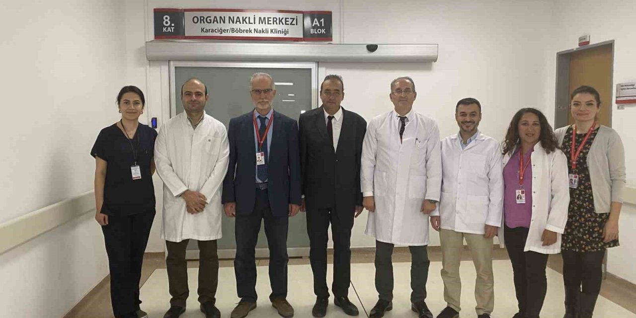 UMUDUNUN TÜKENDİĞİ ANDA GELEN BÖBREKLE SAĞLIKLA YAŞAMINI SÜRDÜRÜYOR