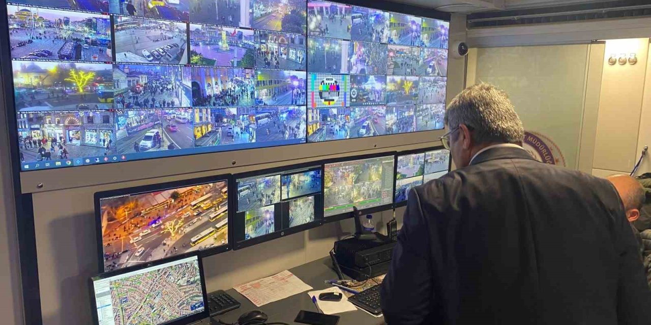 İSTANBUL EMNİYETİ’NDEN TAKSİM’DE MOBİL KOMUTA MERKEZLİ ÖNLEM