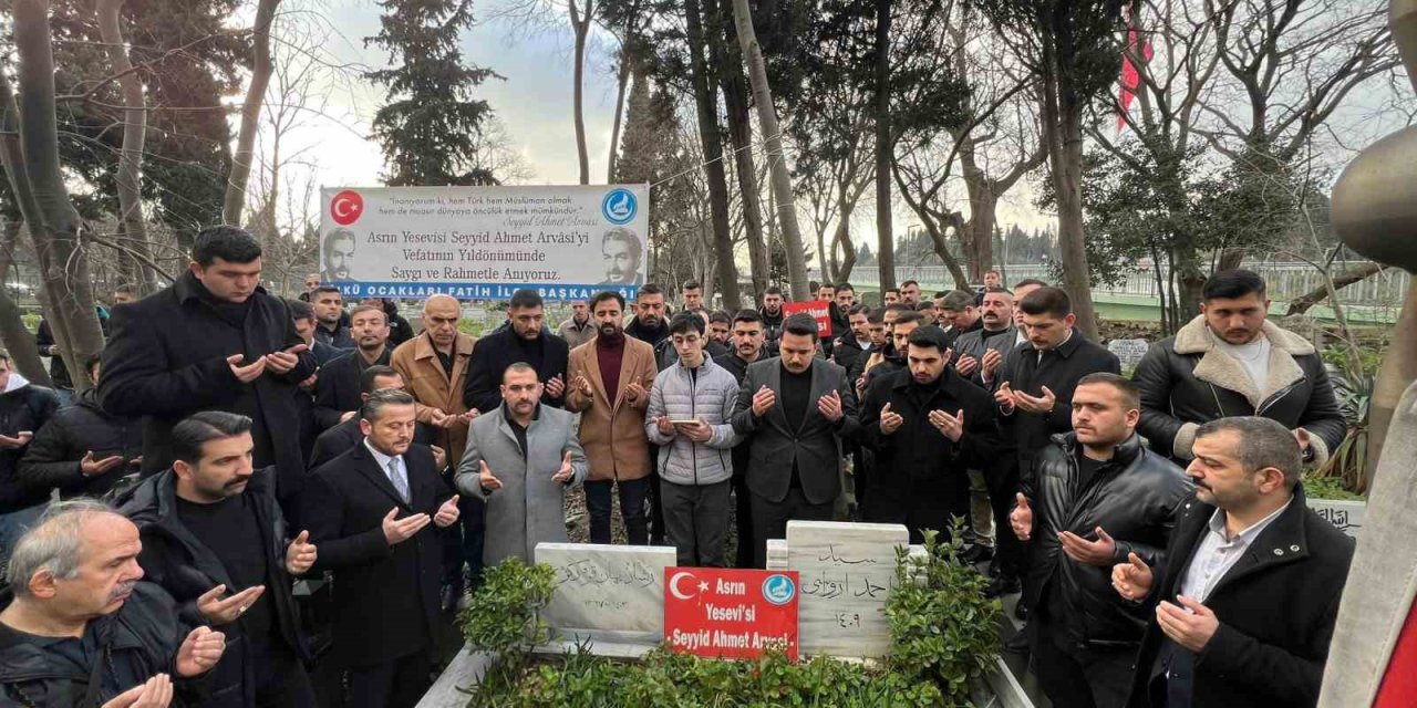 ÜLKÜCÜLER AHMET ARVASİ’Yİ DUALARLA ANDI