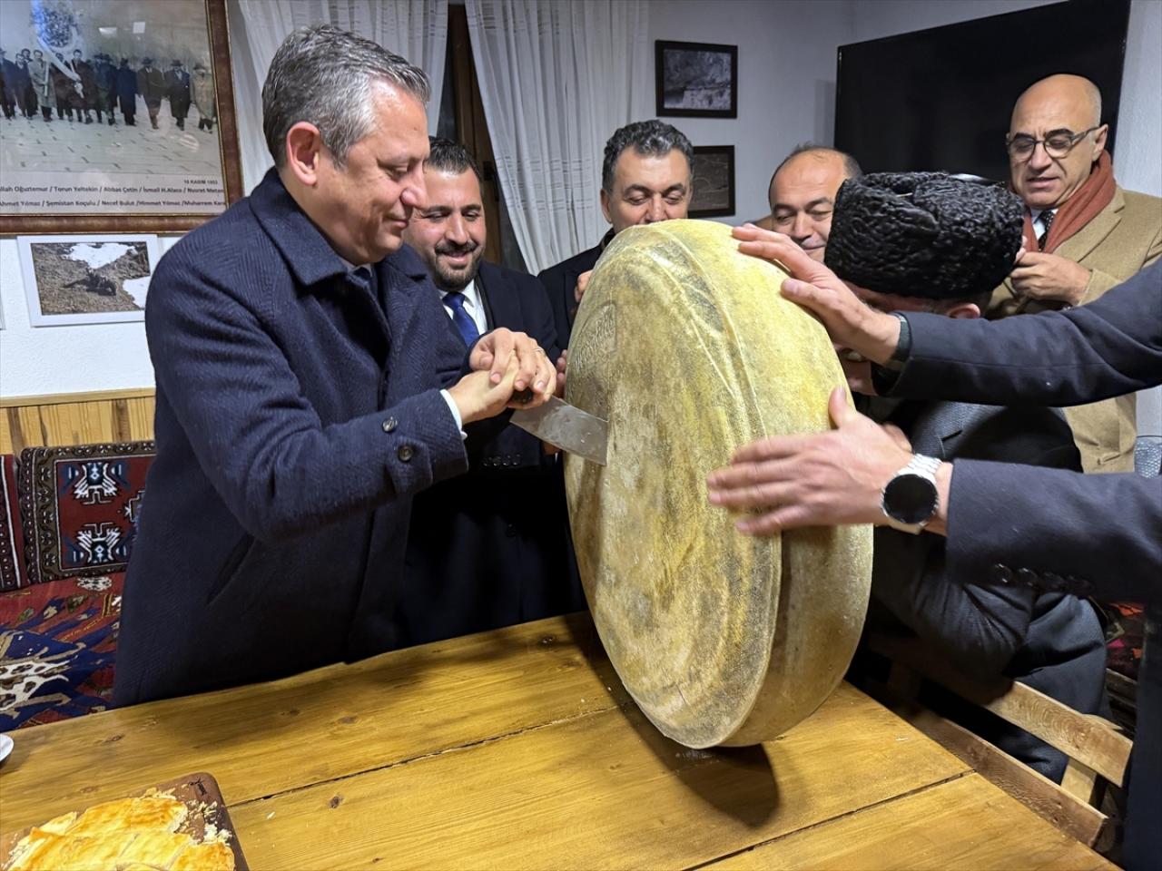 CHP Genel Başkanı Özgür Özel Kars Boğatepe Köyünde: “İktidarımızda Kente Göç Yerine Köyler Kıymetlenecek”