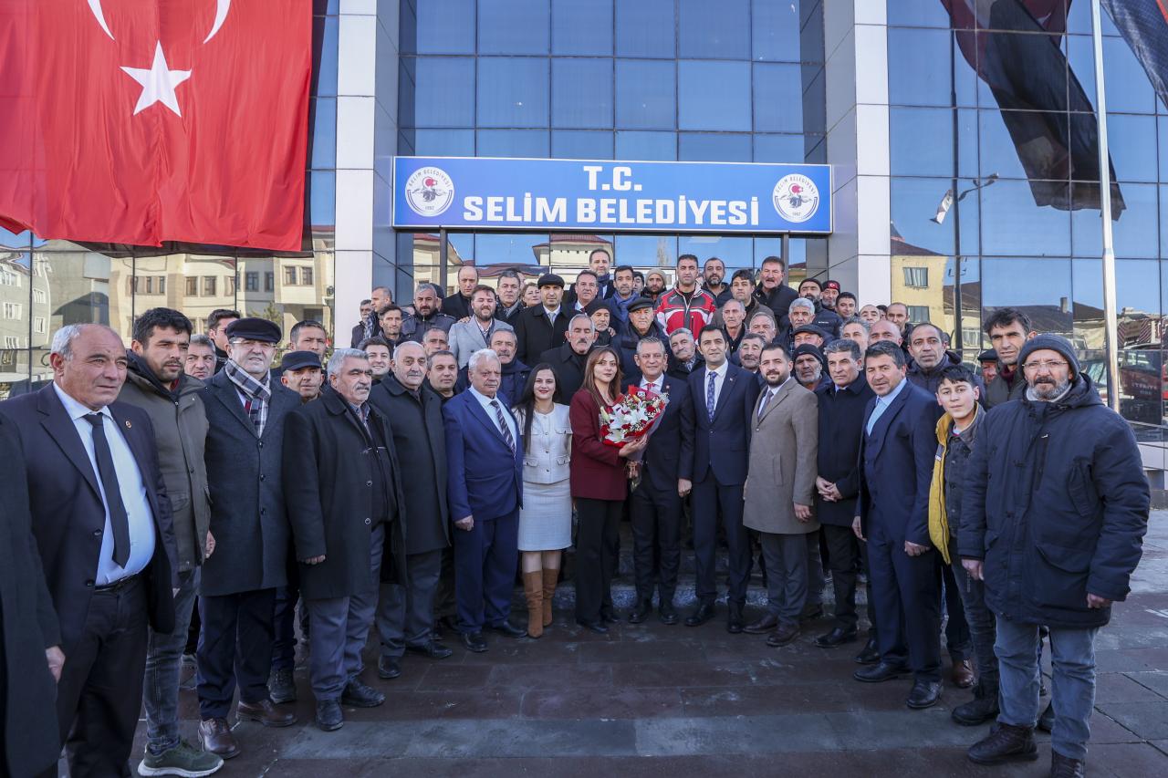 Cumhuriyet Halk Partisi Genel Başkanı Özgür Özel, Kars Selim 'de...