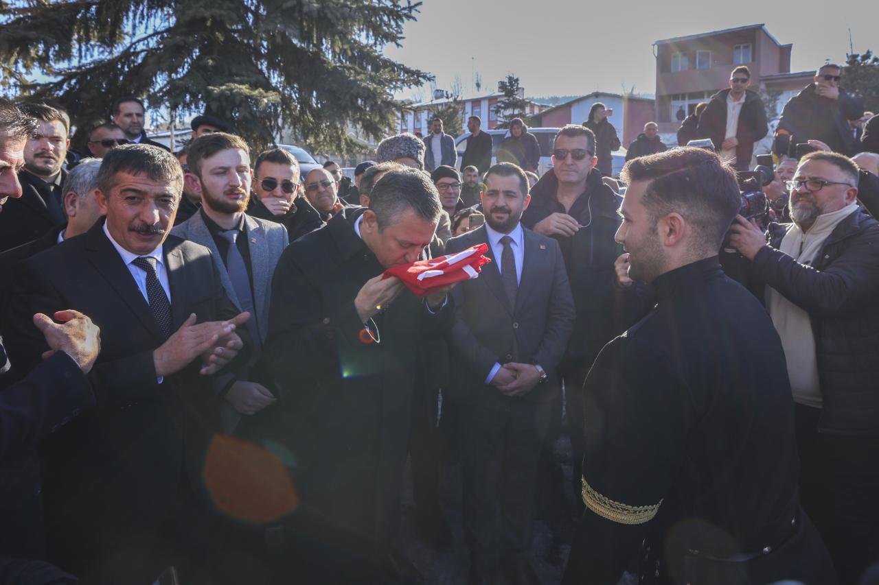 CHP Lideri Özgür Özel: “Cumhuriyet Tarihinde İlk Kez Bir Hükümet Çalışanın Cebinden Para Aldı”