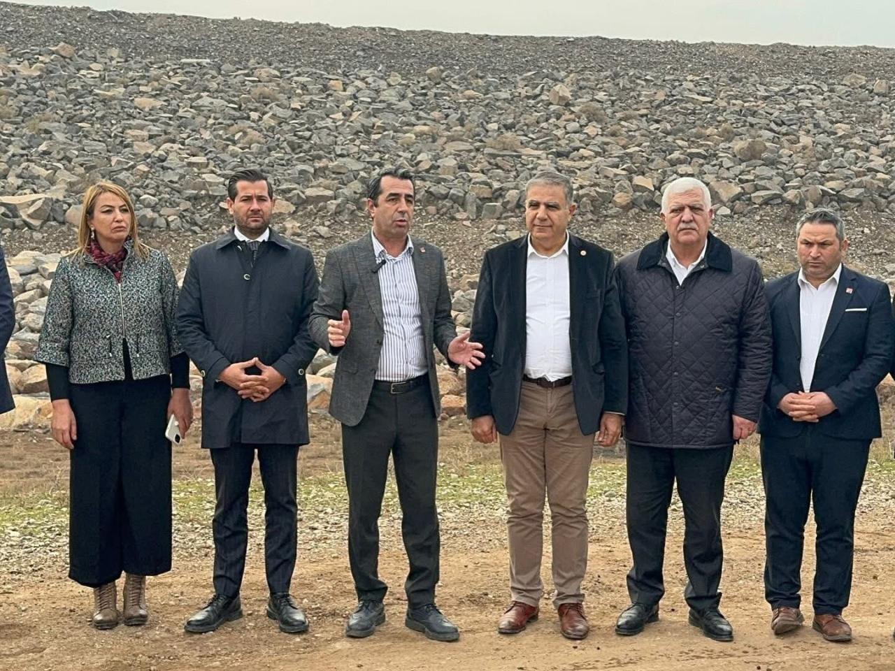 Erhan Adem, Amik Ovası Çiftçisinin Mağduriyetini Gündeme Taşıdı: “Önce Kendi Topraklarınıza Sahip Çıkın”