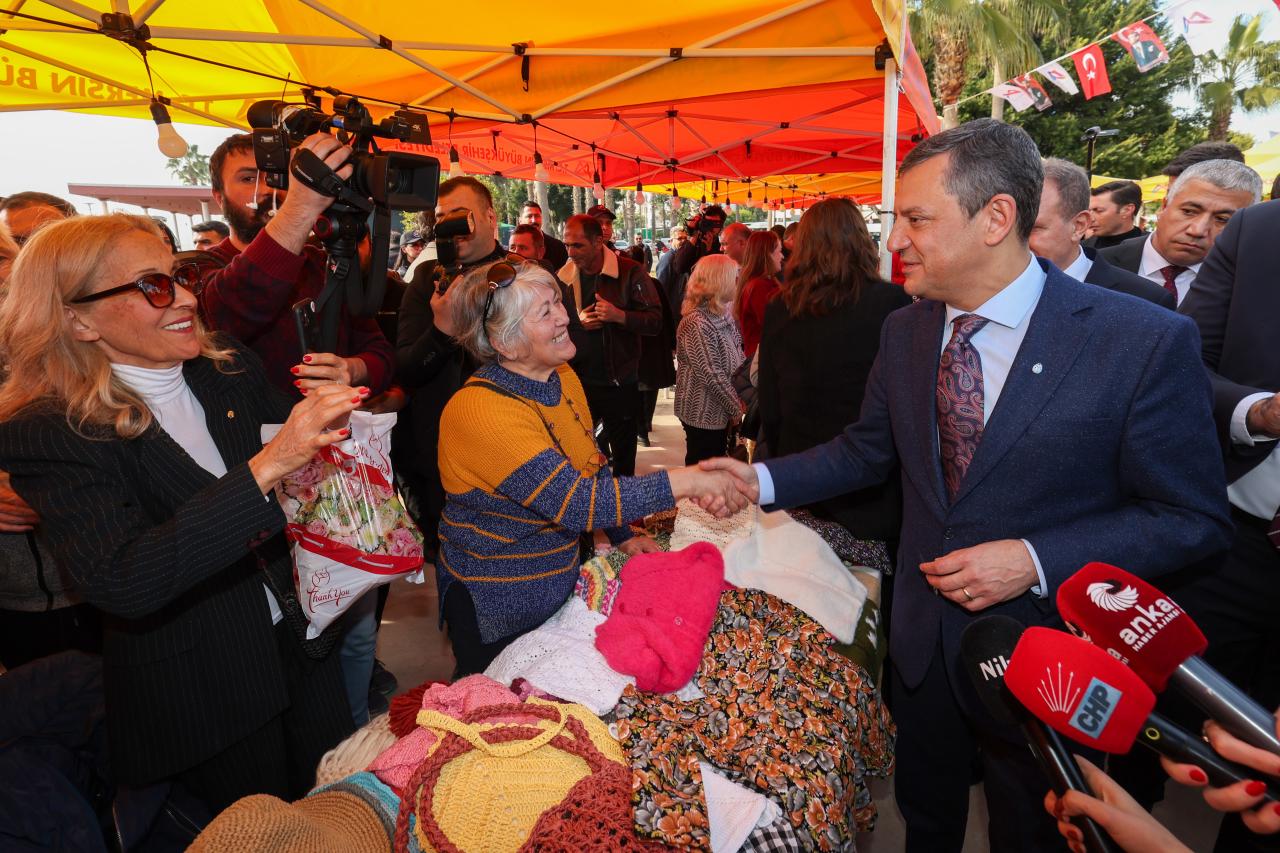 Cumhuriyet Halk Partisi Genel Başkanı Özgür Özel, Mersin’de...