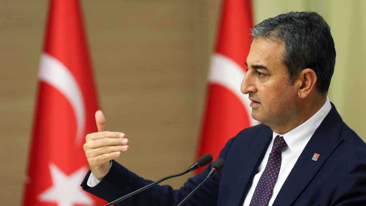 Burhanettin Bulut: “Erdoğan, Salon Siyasetçisi Olma; Meydanlardan Korkma, Çık Dışarıya”