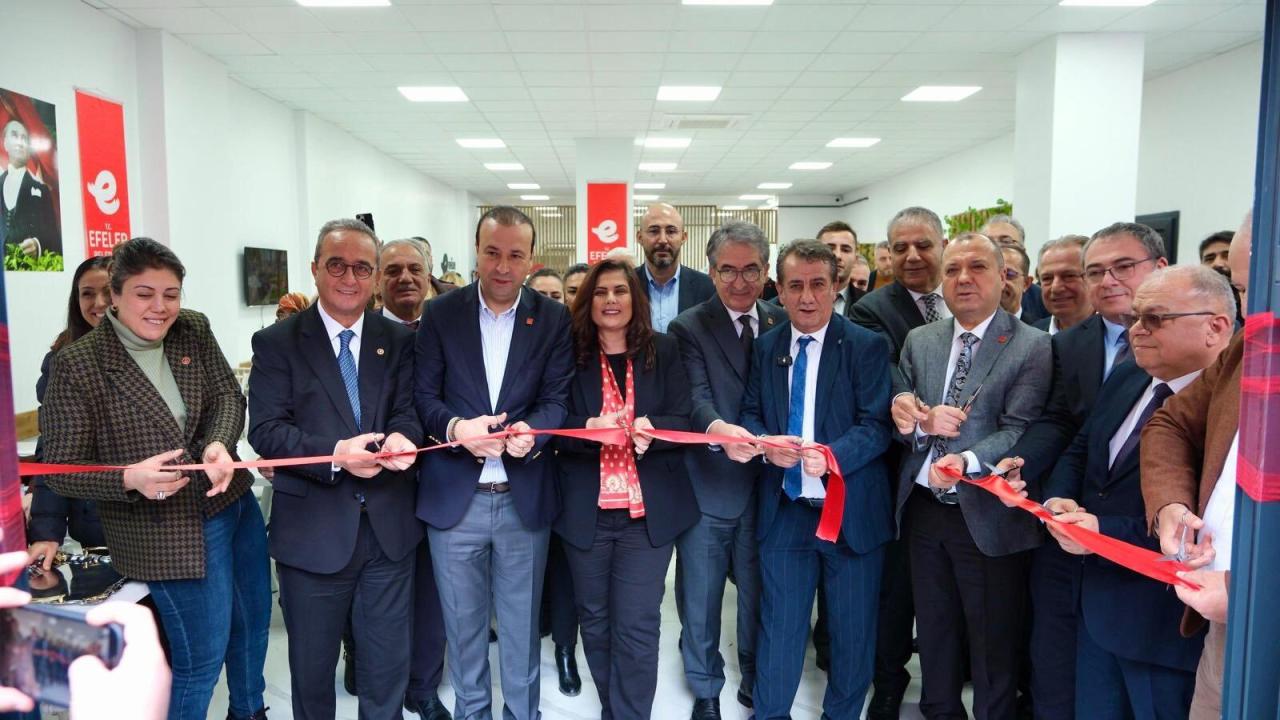 CHP Ekonomi Takımı, Efeler Belediyesi Kent Lokantası'nın Açılışına Katıldı