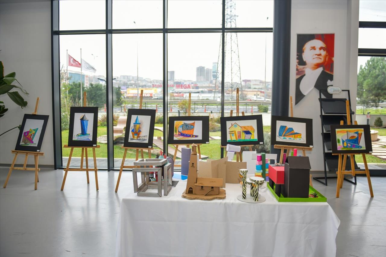 Küçük Tasarımcılar Yeteneklerini Sergiledi