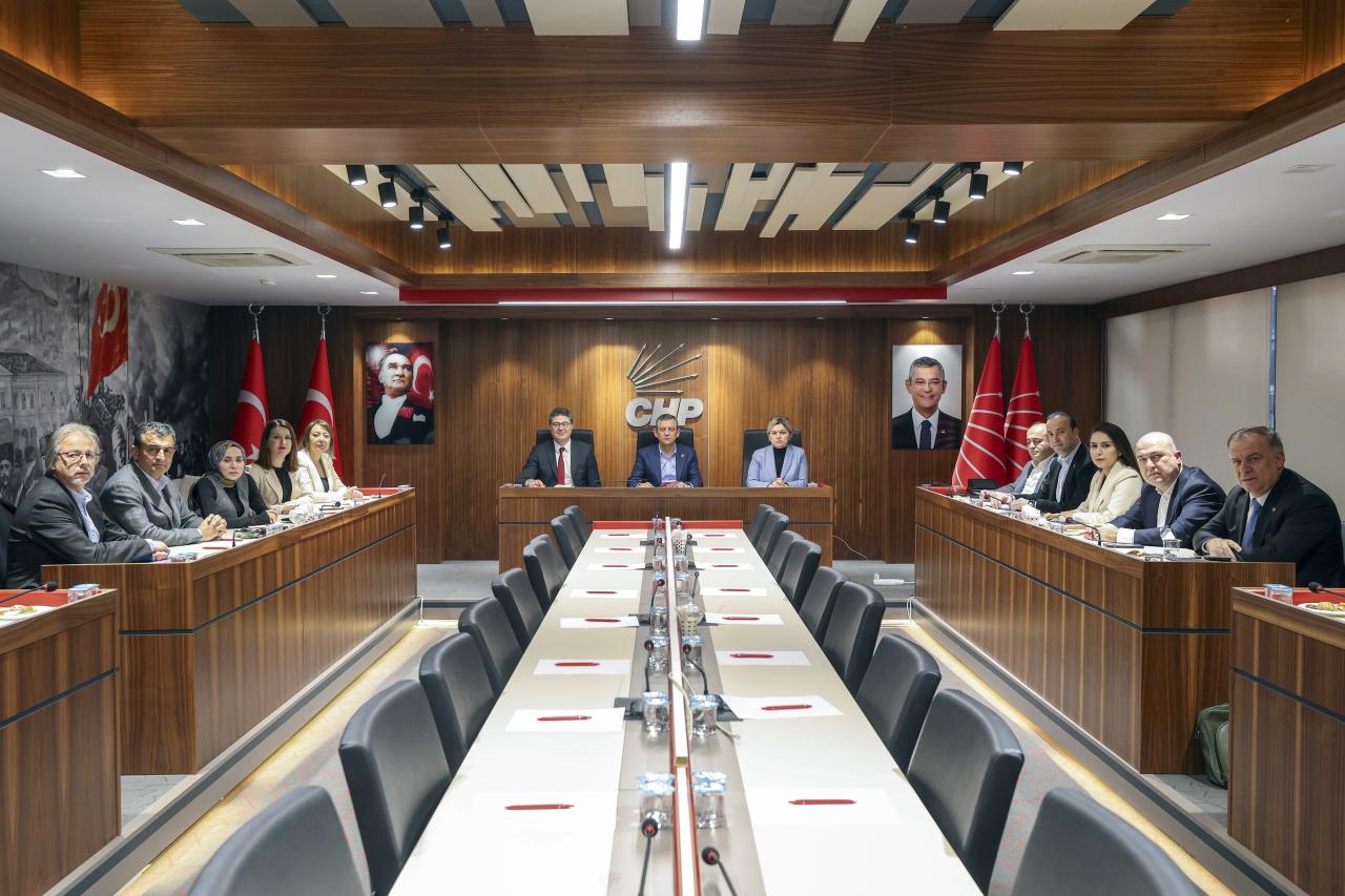 CHP MYK, İstanbul İl Başkanlığında Olağanüstü Toplandı