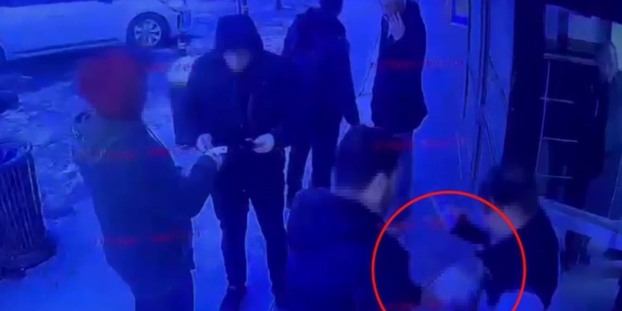 BÜYÜK İSTANBUL OTOGARI’NDA ŞÜPHELİ 2 YOLCUNUN ÜZERİNDEN SAHTE 98 BİN 500 DOLAR ÇIKTI