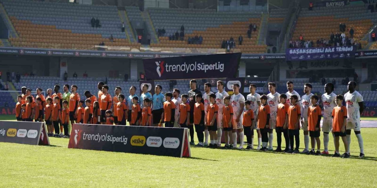 TRENDYOL SÜPER LİG: BAŞAKŞEHİR: 0 - ÇAYKUR RİZESPOR: 0 (MAÇ DEVAM EDİYOR)