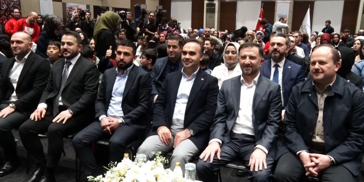 SANAYİ VE TEKNOLOJİ BAKANI FATİH KACIR: “AY’A ERİŞMEYE HEDEFLİYORUZ”