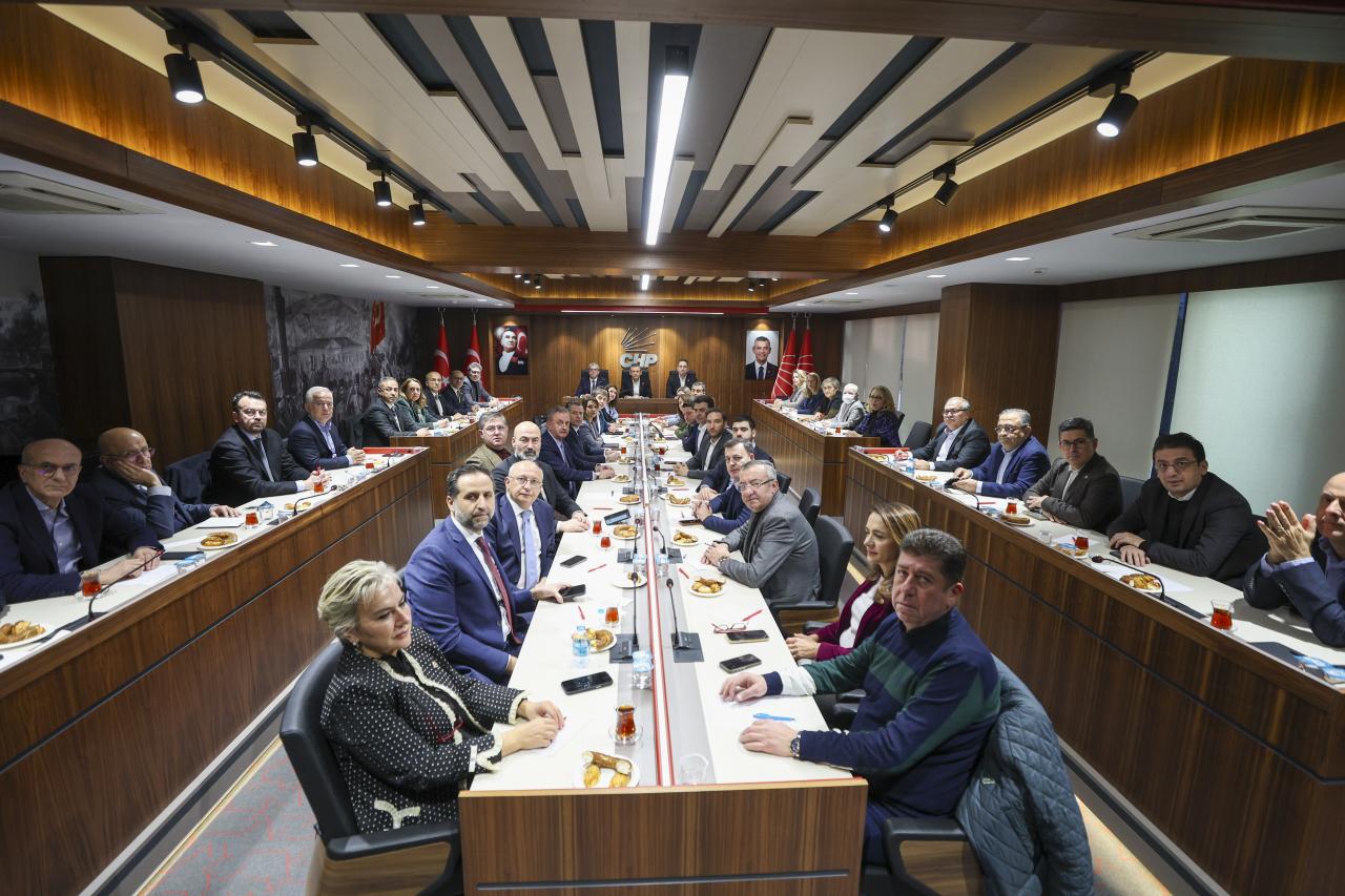 CHP Lideri Özgür Özel, Milletvekillkeri ile Bir Araya Geldi