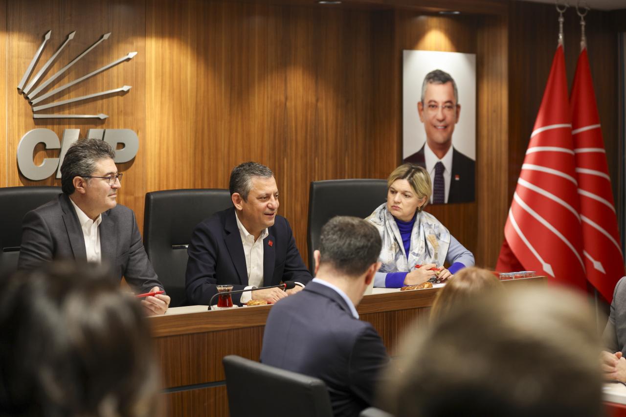 CHP Lideri Özgür Özel, Olağanüstü PM Toplantısına Başkanlık Etti