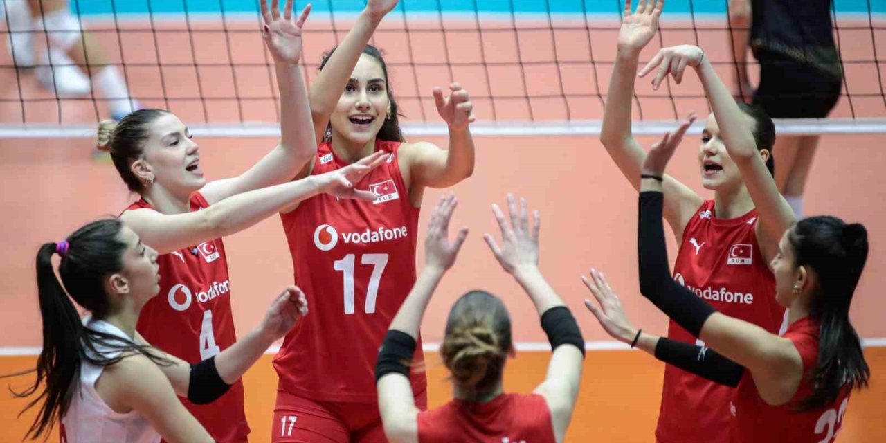 U16 KIZ VOLEYBOL MİLLİ TAKIMI, AVRUPA ŞAMPİYONASI FİNALLERİNDE