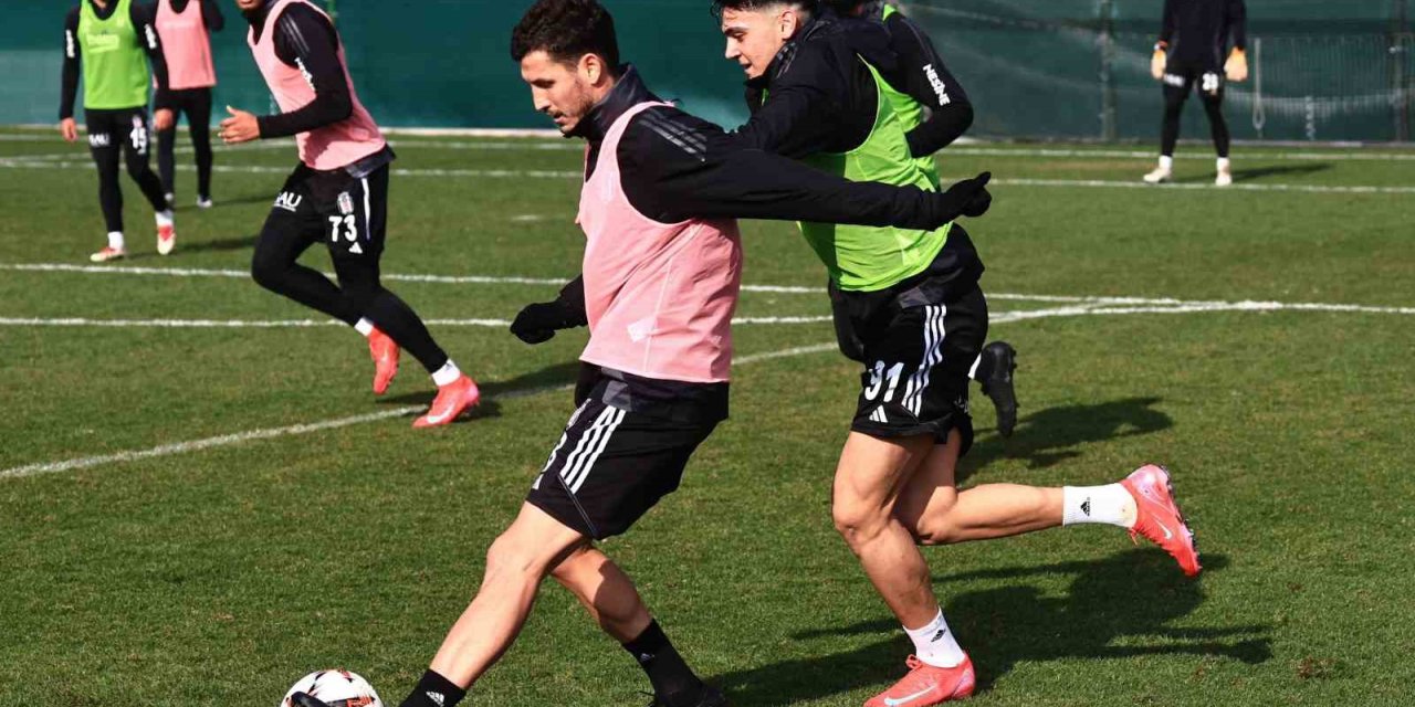 BEŞİKTAŞ’TA OLE GUNNAR SOLSKJAER, İLK ANTRENMANINA ÇIKTI