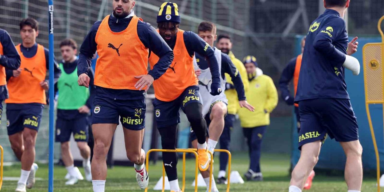 FENERBAHÇE, LYON MAÇI HAZIRLIKLARINA BAŞLADI