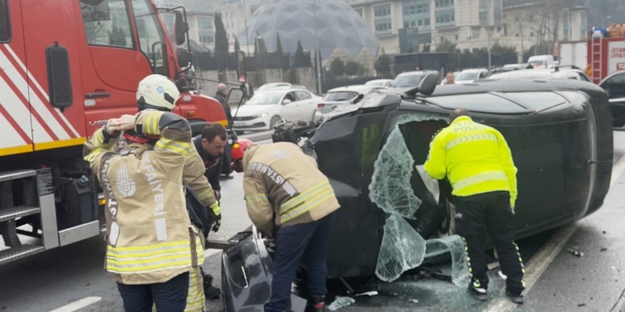 KAĞITHANE’DE FENALAŞAN SÜRÜCÜ KAZA YAPTI