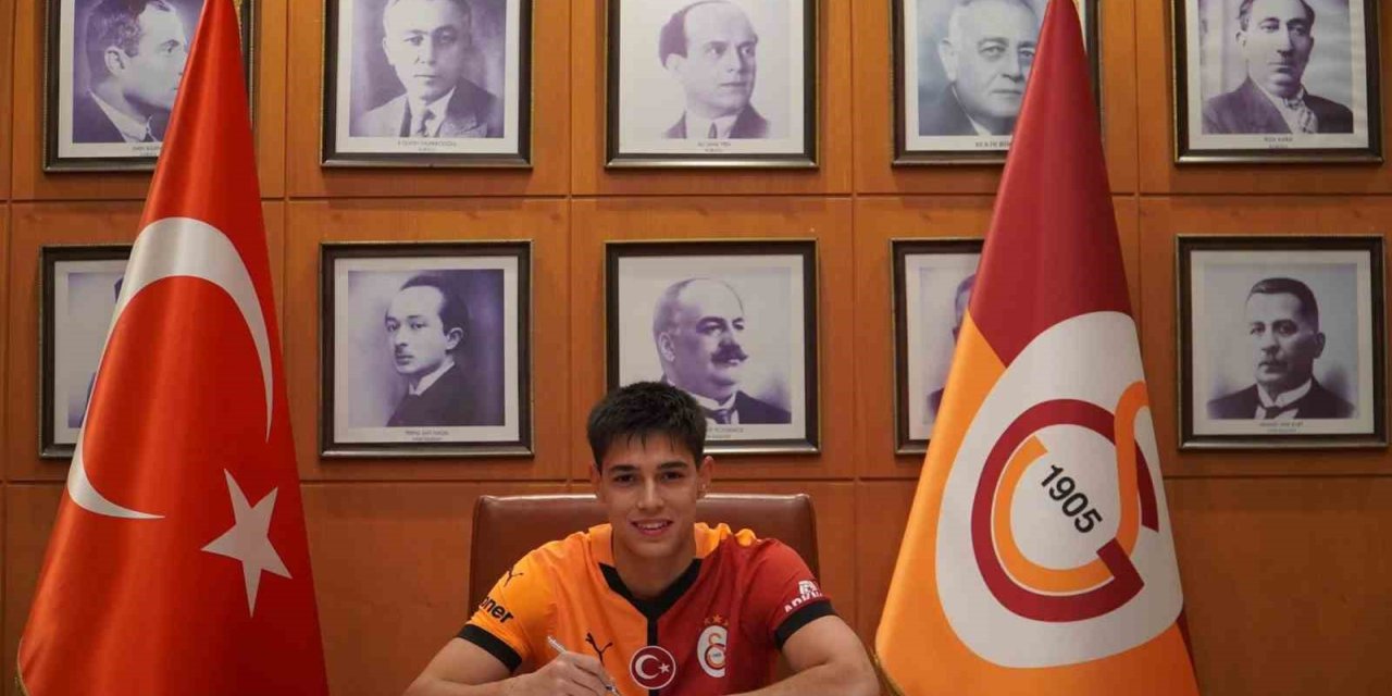 GALATASARAY, GENÇ FUTBOLCU BERAT YILMAZ’IN SÖZLEŞMESİNİ UZATTI