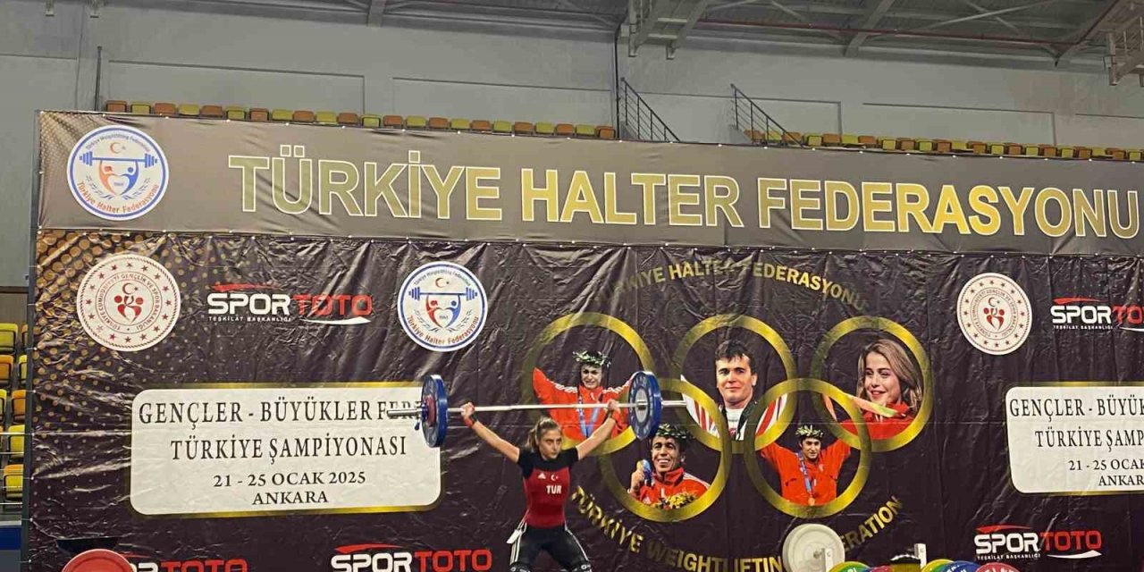 GENÇLER VE BÜYÜKLER FERDİ TÜRKİYE HALTER ŞAMPİYONASI BAŞLADI