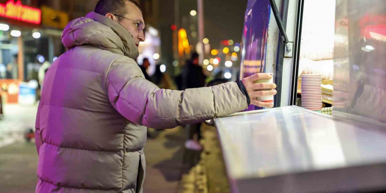 SİLİVRİ’DE İŞE GİDEN VATANDAŞLARA SICAK ÇORBA
