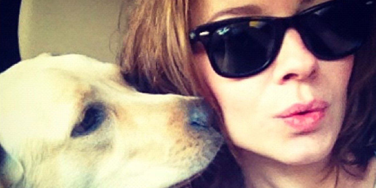 FECİ YANGINDA YAŞAMINI YİTİREN STİLİST FERAY KANPOLAT’IN YAŞADIĞI SİTEDE SESSİZLİK HAKİM