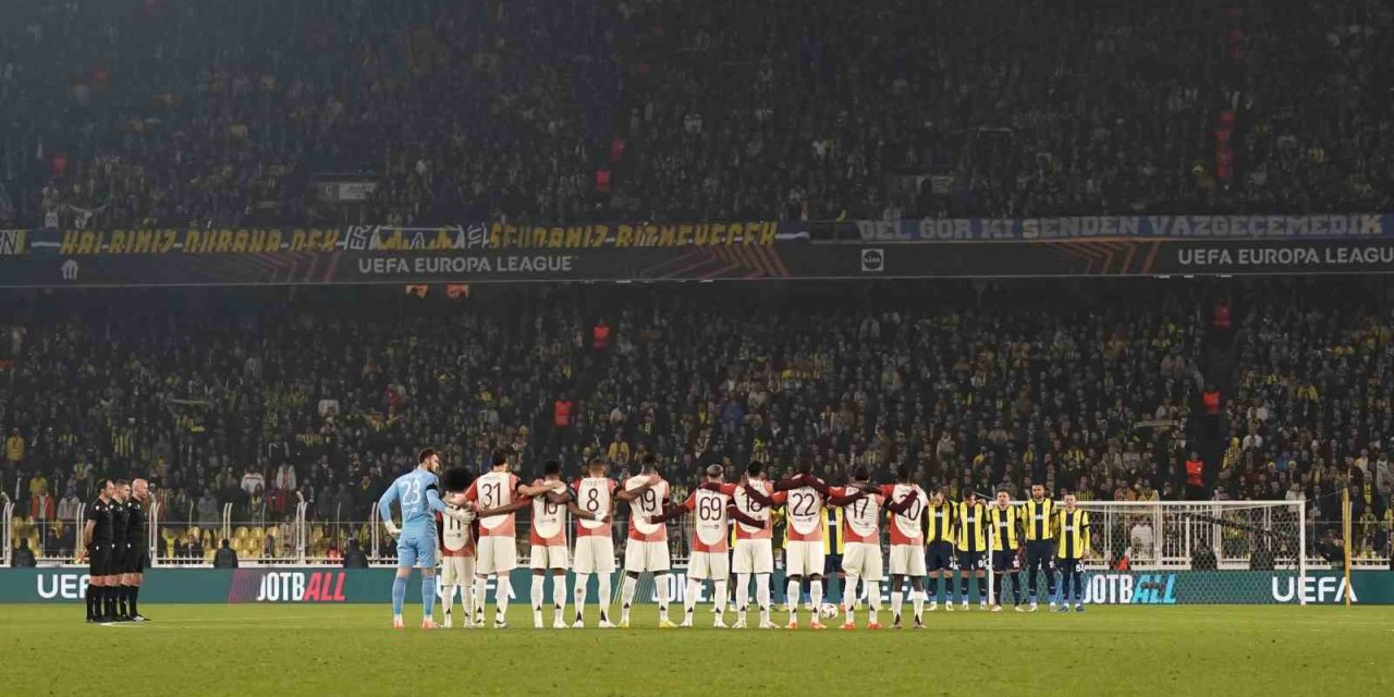 UEFA AVRUPA LİGİ: FENERBAHÇE: 0 - LYON: 0 (MAÇ DEVAM EDİYOR)