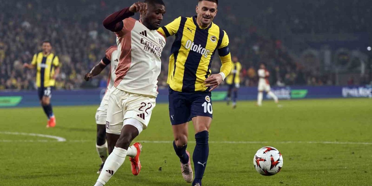 UEFA AVRUPA LİGİ: FENERBAHÇE: 0 - LYON: 0 (İLK YARI)