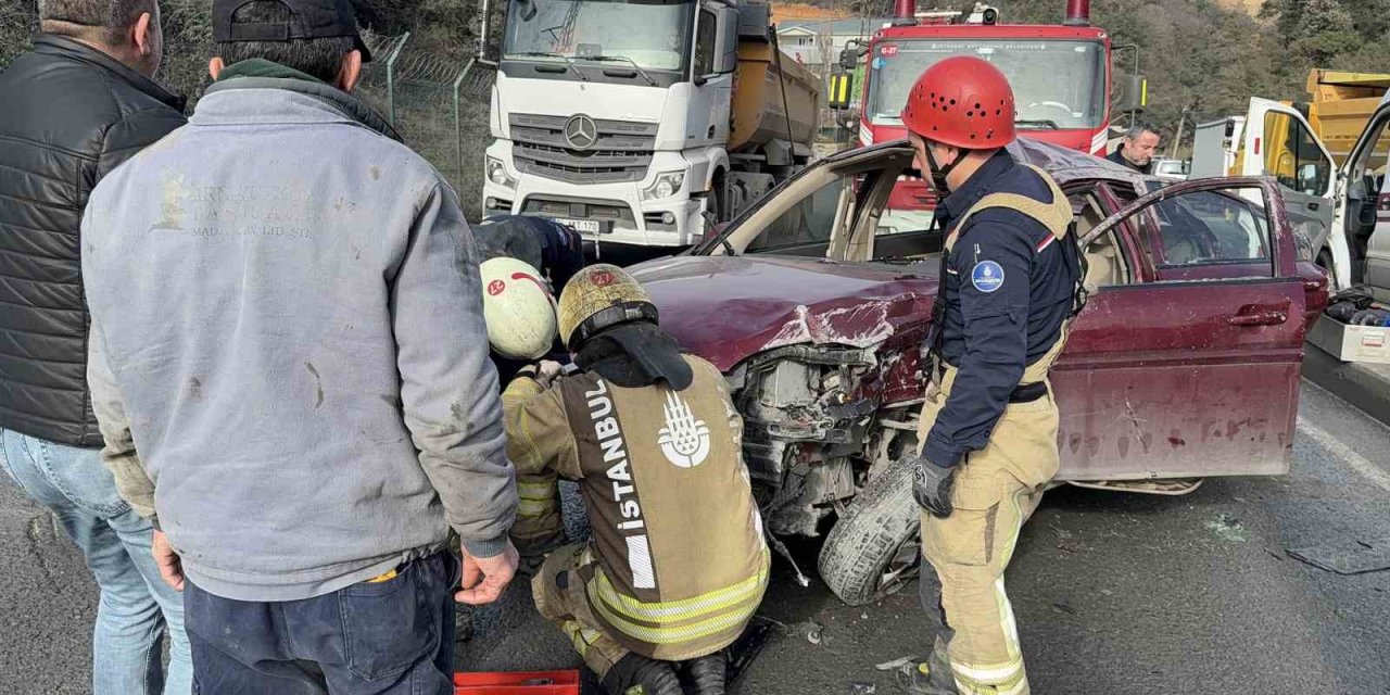 ARNAVUTKÖY’DE OTOMOBİL TAKLA ATTI: SÜRÜCÜ AĞIR YARALANDI