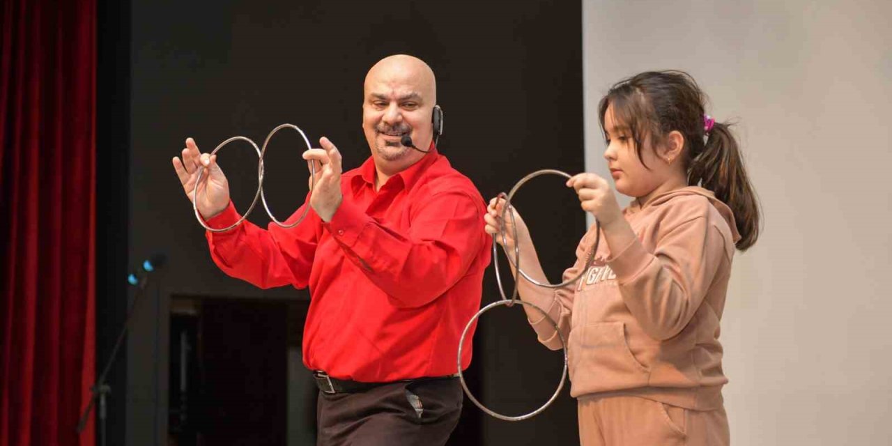 ESENYURTLU MİNİKLER SÖMESTİR ŞENLİĞİNDE DOYASIYA EĞLENDİ