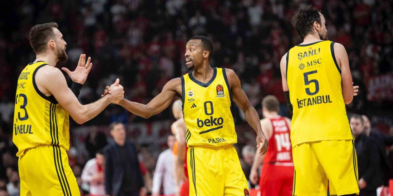 FENERBAHÇE BEKO, OLYMPİAKOS’U DEVİRDİ SERİYİ 5 MAÇA ÇIKARDI