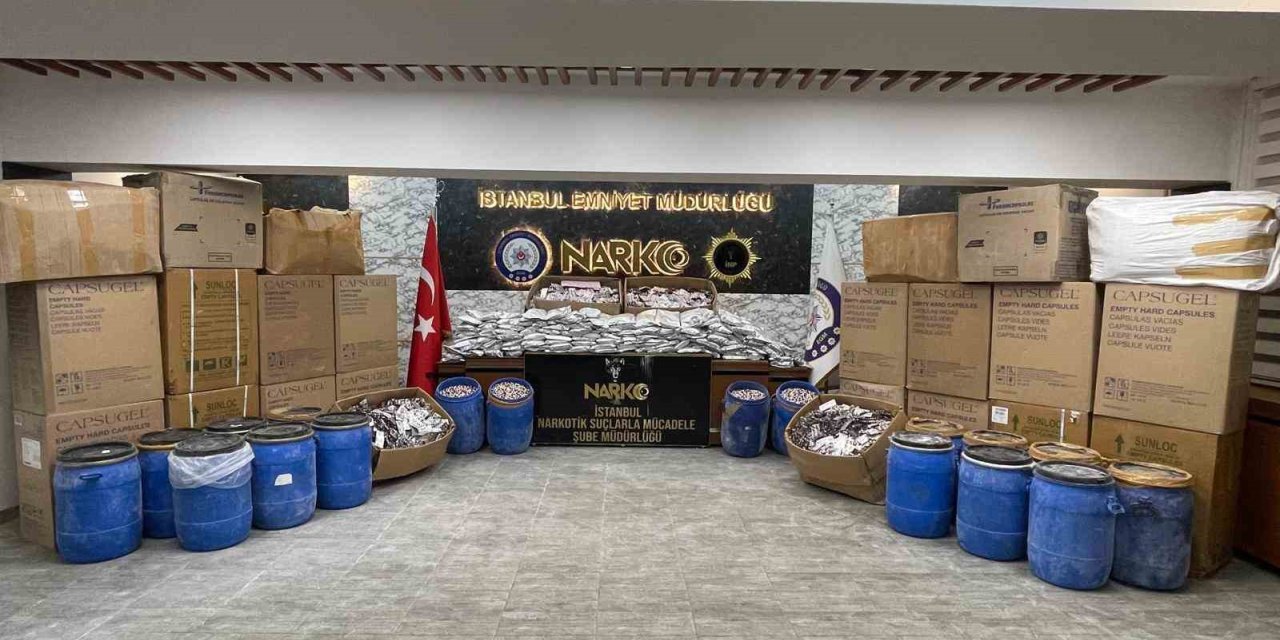 BAYRAMPAŞA’DA BİR EVE YAPILAN OPERASYONDA 4 MİLYON 520 BİN ADET HAP ELE GEÇİRİLDİ