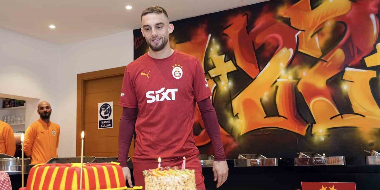 GALATASARAY’DA, BERKAN KUTLU’NUN DOĞUM GÜNÜ KUTLANDI