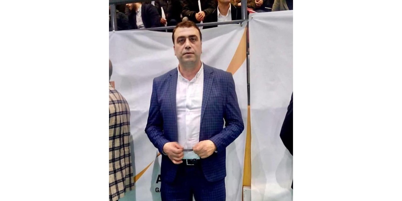 İSTANBUL’DA CAMİDE NAMAZ KILARKEN KALP KRİZİ GEÇİREN ADAM HAYATINI KAYBETTİ