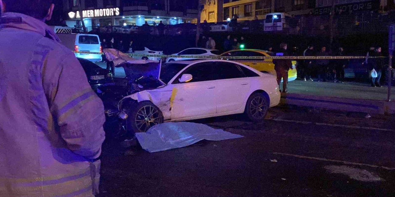 ESENLER’DE 5 ARAÇLI ZİNCİRLEME TRAFİK KAZASI: 1 ÖLÜ, 9 YARALI