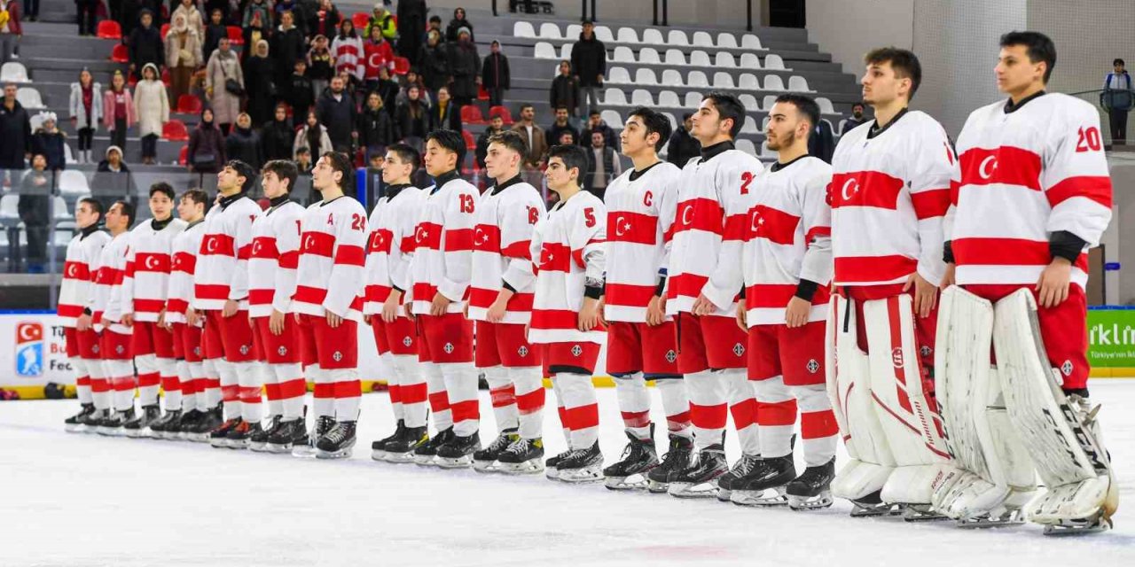 U20 ERKEK BUZ HOKEYİ MİLLİ TAKIMI, ŞAMPİYONLUK HEDEFİYLE PİSTE ÇIKIYOR