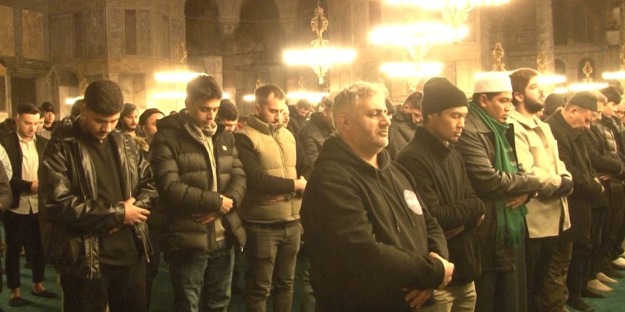 AYASOFYA-İ KEBİR CAMİ-İ ŞERİFİ’NDE MİRAÇ KANDİLİ İDRAK EDİLDİ