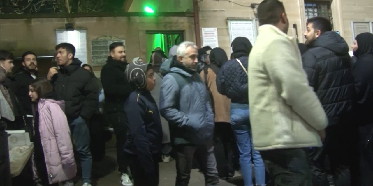 YUŞA TEPESİ’NDE MİRAÇ KANDİLİ YOĞUNLUĞU