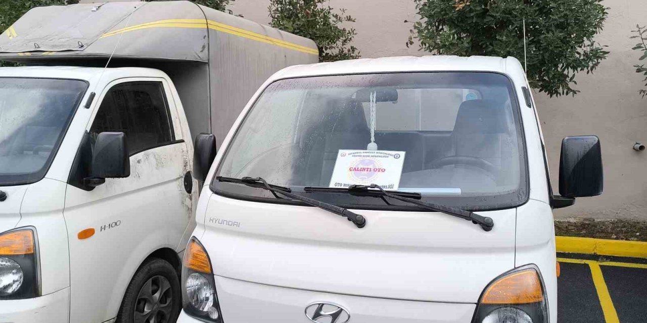 İSTANBUL’DA 9 KAMYONET ÇALAN HIRSIZLAR KAMERADA