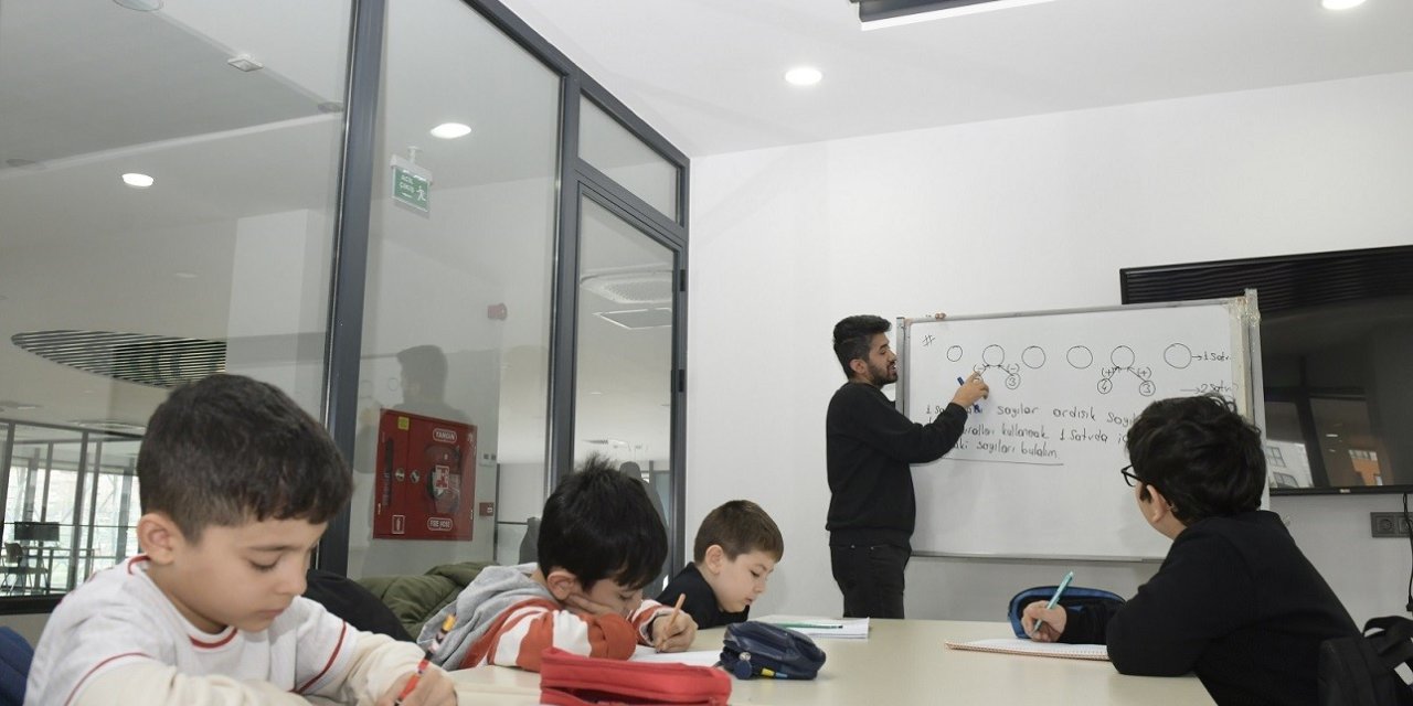 ESENYURT BELEDİYESİ ÇOCUK ÜNİVERSİTESİ’NİN YENİ DÖNEM KAYITLARI BAŞLADI