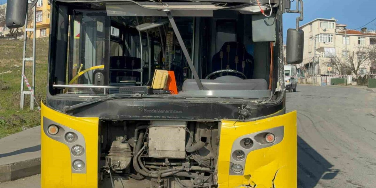 AVCILAR’DA İETT OTOBÜSLERİ KAZAYA KARIŞTI: 4 YARALI