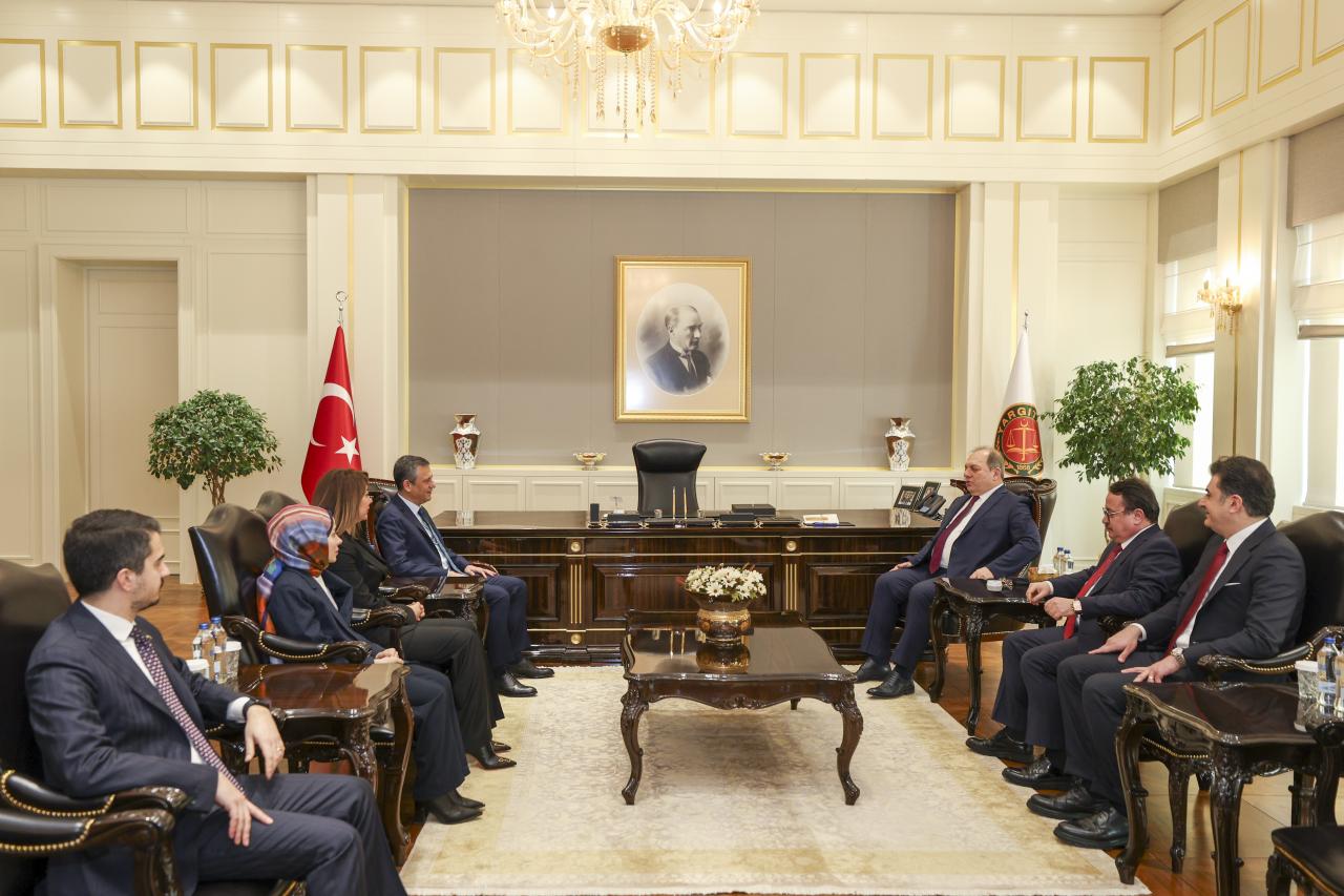 CHP Genel Başkanı Özgür Özel, Yargıtay Birinci Başkanı Kerkez’i Ziyaret Etti