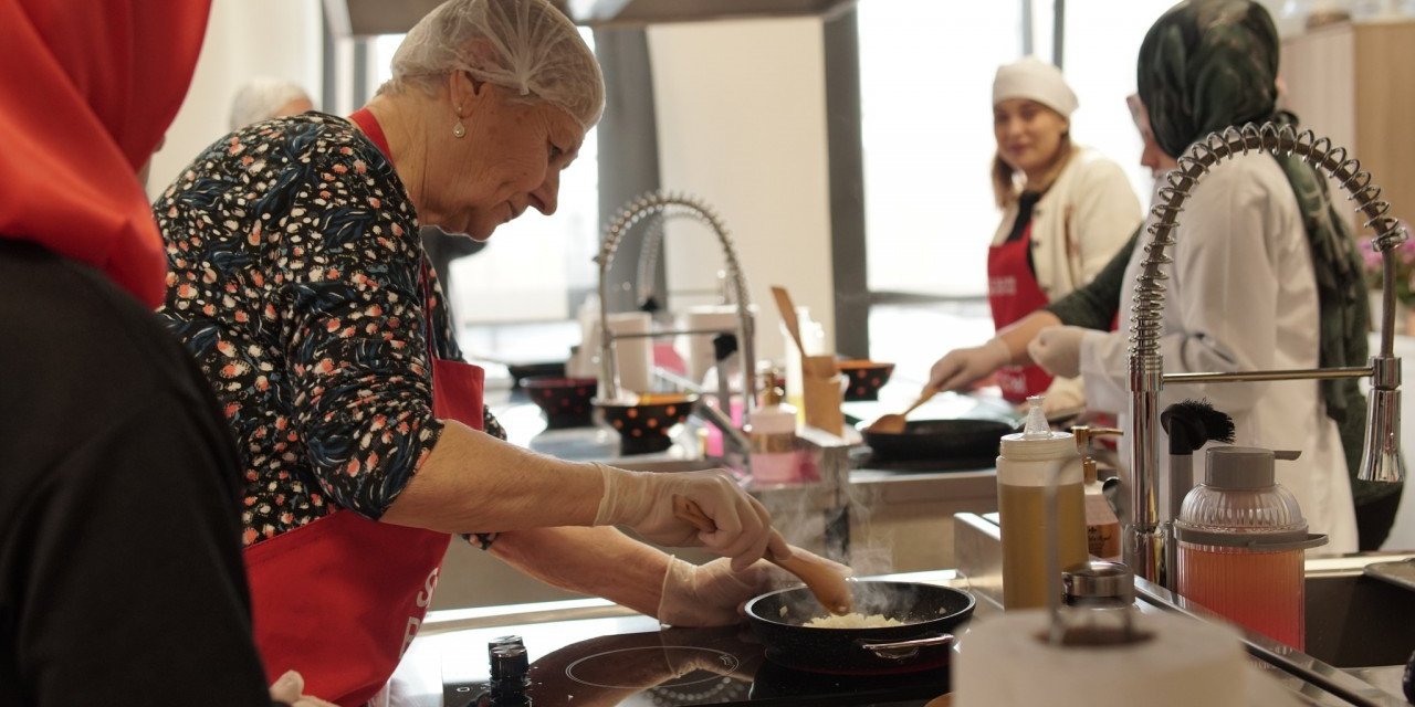 EYKOM’DA AİLELERE SAĞLIKLI BESLENME EĞİTİMİ DÜZENLEDİ