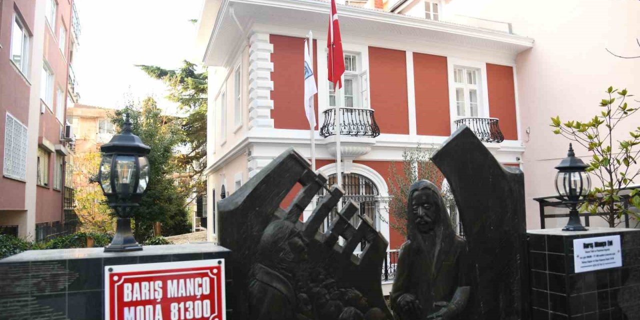 BARIŞ MANÇO KADIKÖY’DE ANILACAK