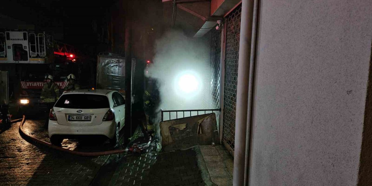 KAĞITHANE’DE 8 KATLI BİNADA YANGIN PANİĞİ