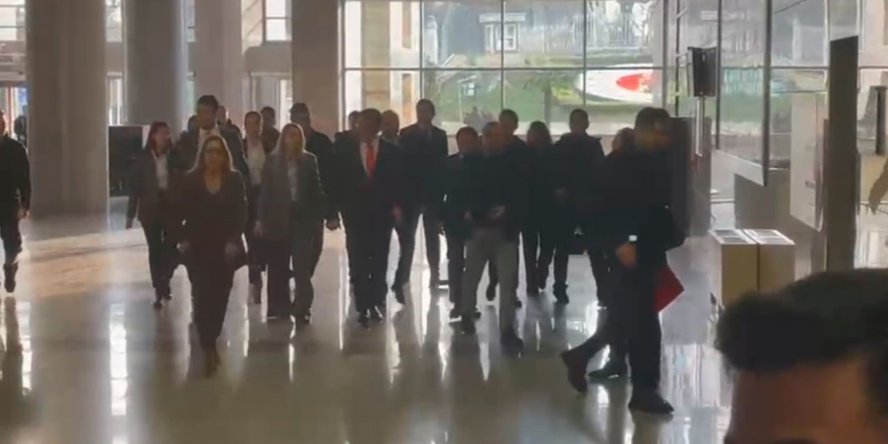 İBB BAŞKANI EKREM İMAMOĞLU SAVCILIĞA İFADE VERMEK ÜZERE ADLİYEDE