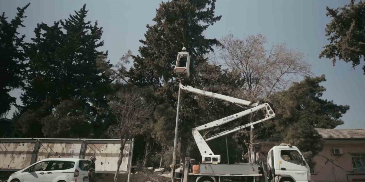 TOROSLAR EDAŞ’TAN DEPREM BÖLGESİNE BAKIM ONARIM VE ENERJİ ÇALIŞMALARI