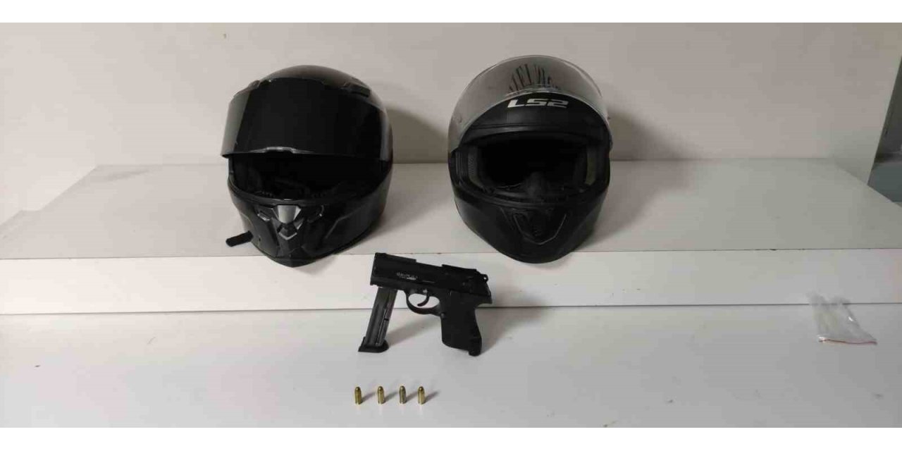 ATAŞEHİR’DE ARAÇ KURŞUNLAYAN SALDIRGANLAR YAKALANDI